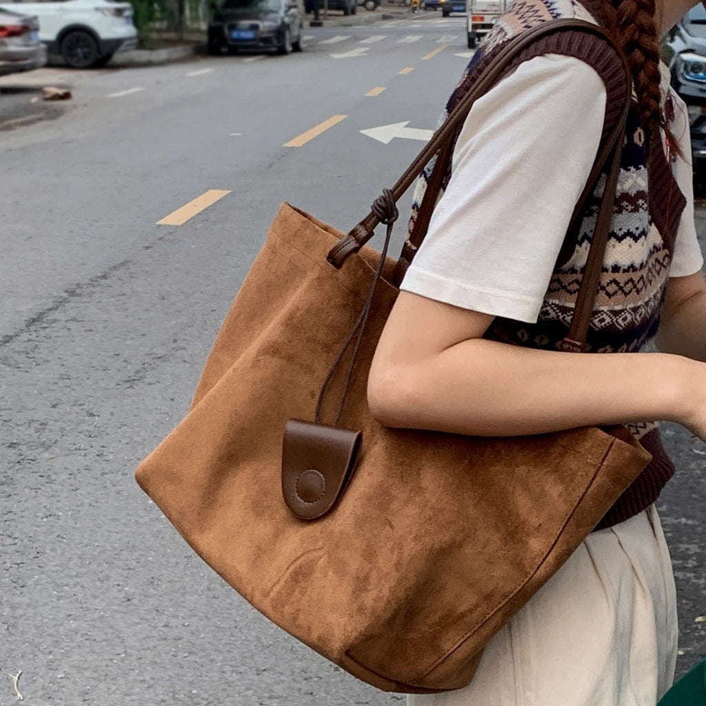 Autumn Winter Retro Suede Shoulder Bag – Large Capacity High-end Women’s Handbag in Elegant Brown